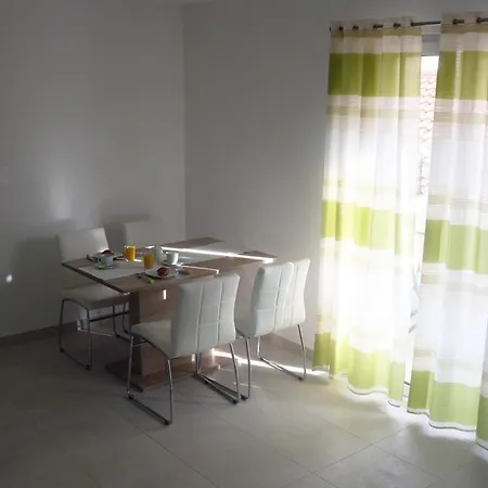 Green Apartment Apartment *